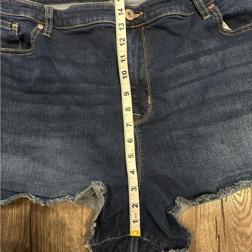 Torrid Denim Shorts Jean Short High Rise A-Line Shortie Vintage Stretch Dark 26 - Picture 10 of 13